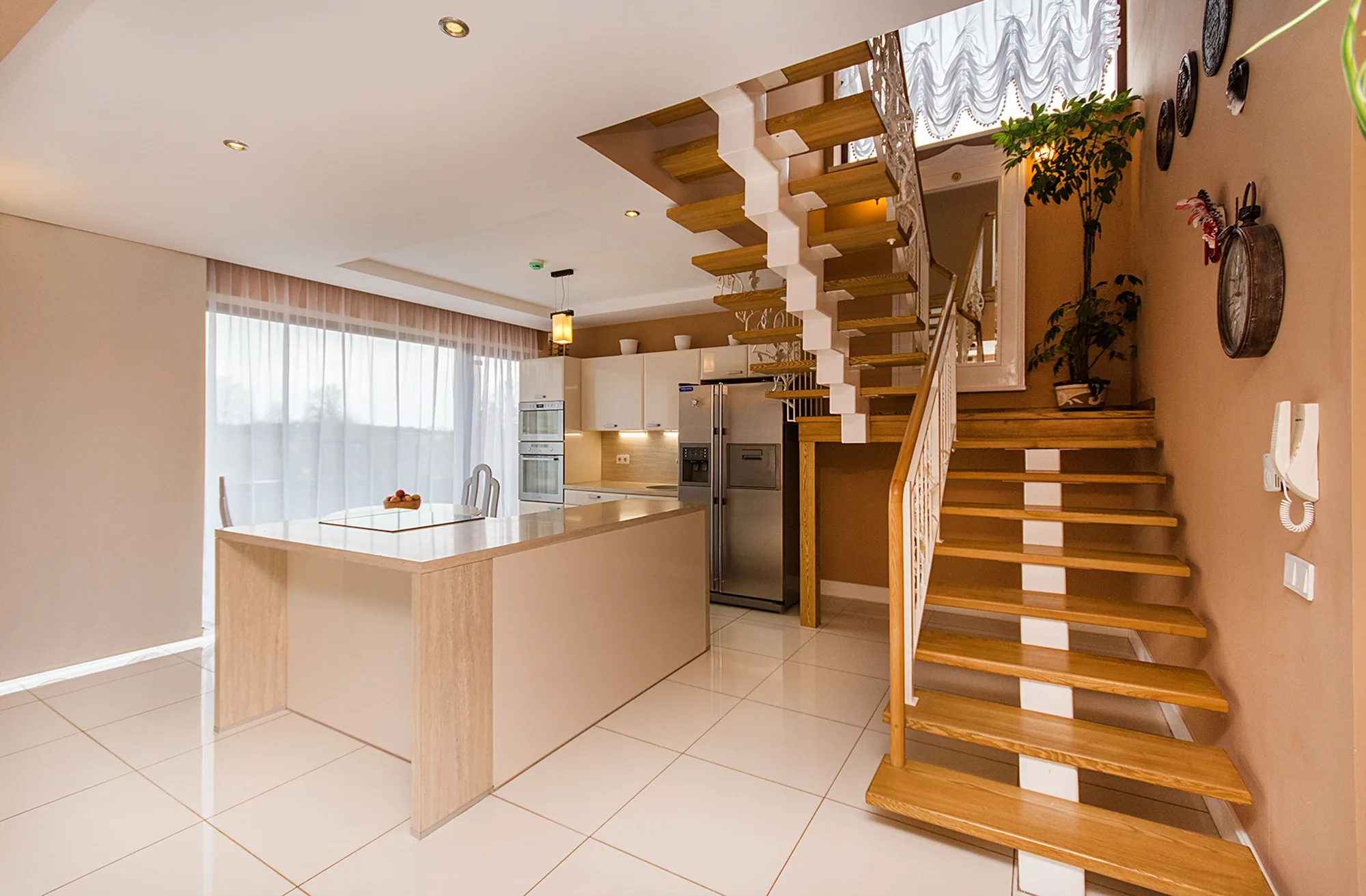 4-bedroom duplex — 245 m²